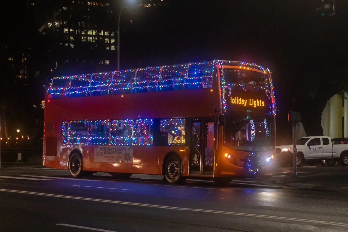 Holiday Lights bus tour on Waikiki